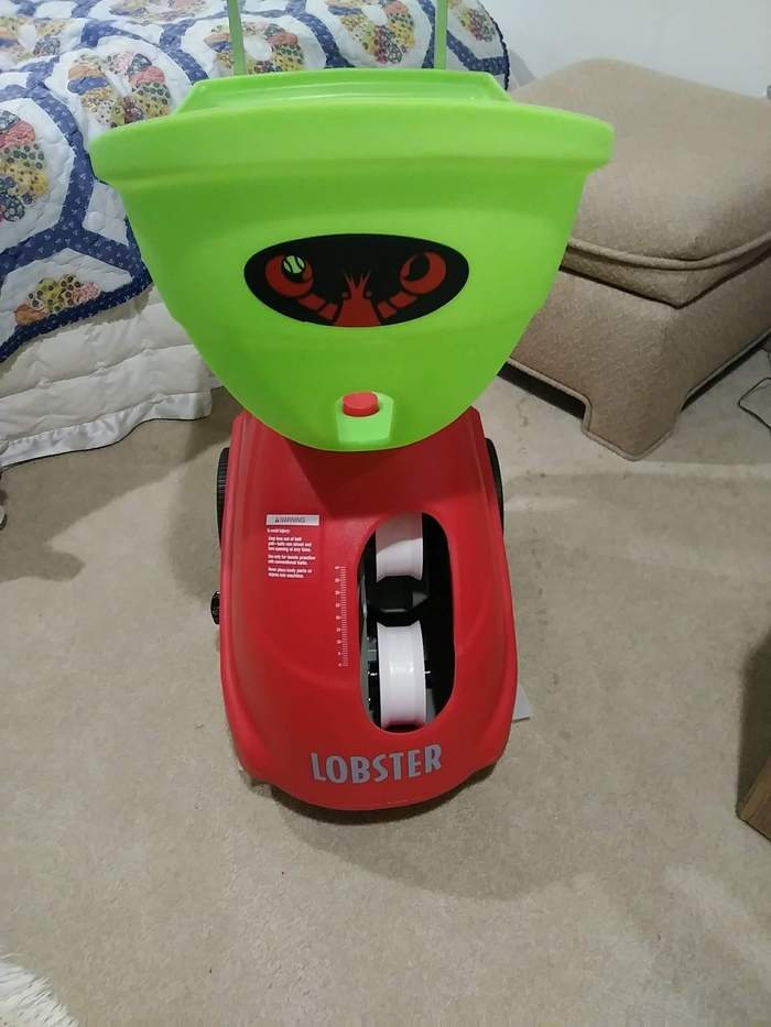 Lobster ball machine